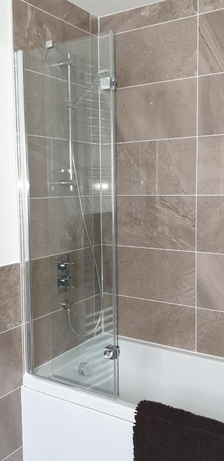Апартаменты Luxurious First Floor Flat Дорнох Экстерьер фото